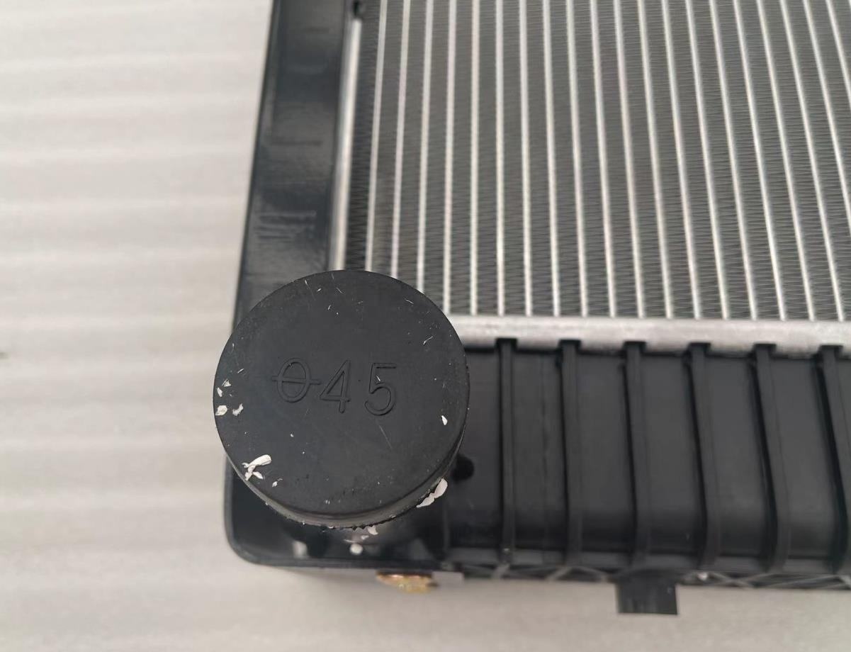 Seanadh Radiator Alùmanum Shacman Delong F3000 Aolong DZ9112532888 B